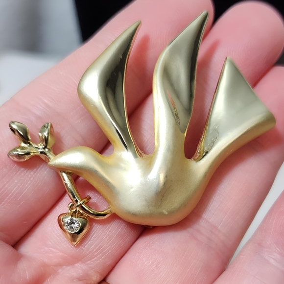 Vintage GIUSTI Dove of Peace Gold Tone Brooch Pin - Picture 3 of 8
